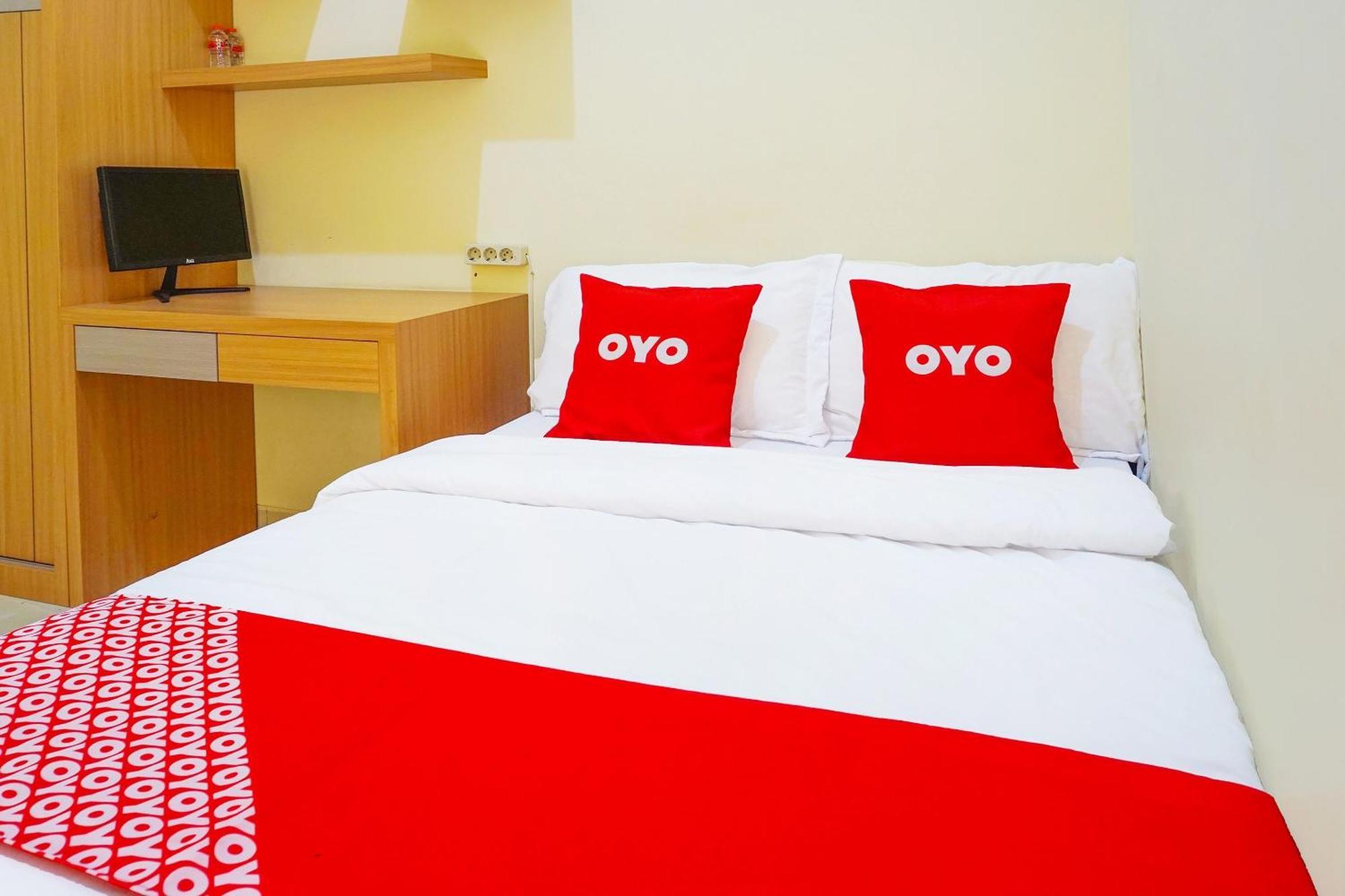 Super Oyo Flagship 90723 Berlima Guest House Syariah Маланг Екстериор снимка