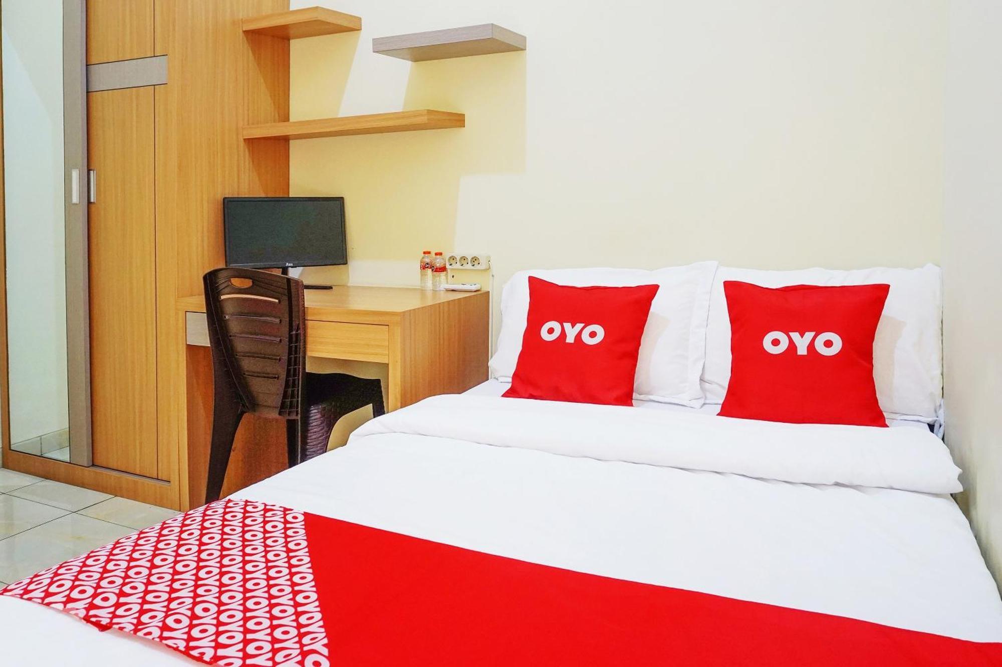 Super Oyo Flagship 90723 Berlima Guest House Syariah Маланг Екстериор снимка